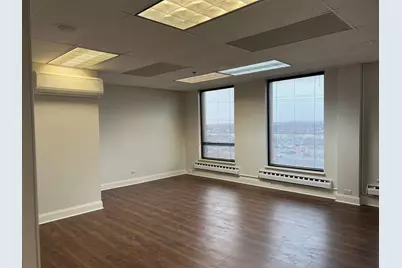 [Address not provided], Oakbrook Terrace, IL 60181 - Photo 3