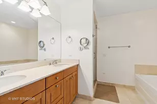 21 E Huron St, Chicago, IL 60611 - Photo 15