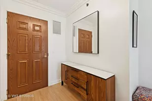 21 E Huron St, Chicago, IL 60611 - Photo 9