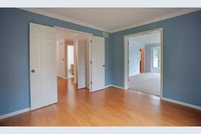 2705 Colonial Drive, Elgin, IL 60124 - Photo 11