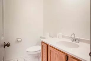 2705 Colonial Dr, Elgin, IL 60124 - Photo 25