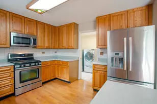 2705 Colonial Dr, Elgin, IL 60124 - Photo 19