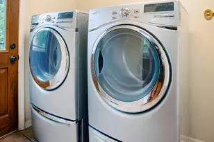 2705 Colonial Dr, Elgin, IL 60124 - Photo 23