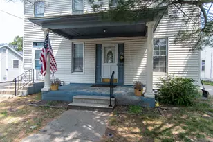 718 W Jackson St, Ottawa, IL 61350 - Photo 1