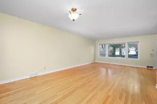 7754 S Yates Blvd, Chicago, IL 60649 - Photo 5