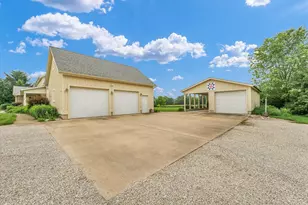 647 County Farm Rd, Monticello, IL 61856 - Photo 57