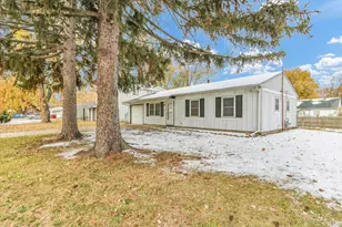 2808 Carrelton Dr, Champaign, IL 61821 - Photo 3