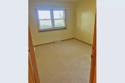 241 N Somonauk Road, Cortland, IL 60112 - Photo 7