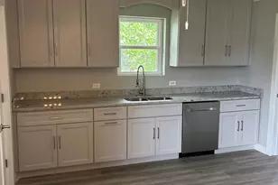 904 Johnson St, Streator, IL 61364 - Photo 9