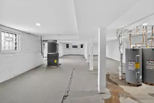 7843 S Marquette Ave, Chicago, IL 60649 - Photo 17