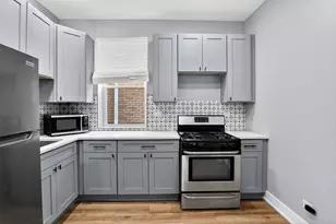 7843 S Marquette Ave, Chicago, IL 60649 - Photo 15