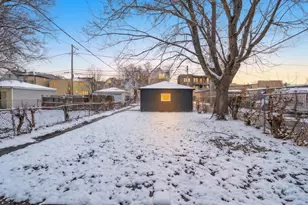 7843 S Marquette Ave, Chicago, IL 60649 - Photo 25