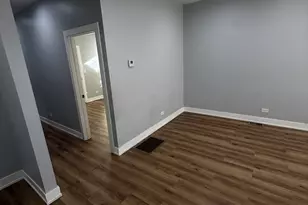 7843 S Marquette Ave, Chicago, IL 60649 - Photo 15