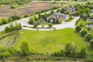 11 Executive Dr, Hawthorn Woods, IL 60047 - Photo 7