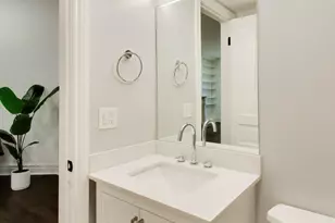 2254 N Fremont St, Chicago, IL 60614 - Photo 17