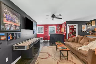 320 E Locust St, Watseka, IL 60970 - Photo 53