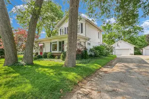 320 E Locust St, Watseka, IL 60970 - Photo 5