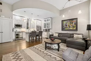 2017 W Evergreen Ave, Chicago, IL 60622 - Photo 5