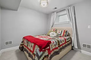 2017 W Evergreen Ave, Chicago, IL 60622 - Photo 17