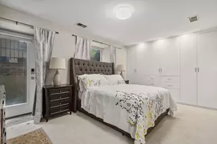 2017 W Evergreen Ave, Chicago, IL 60622 - Photo 13