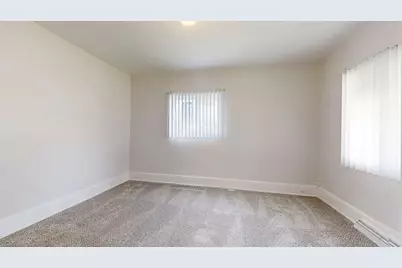 418 S Main Street, Rankin, IL 60960 - Photo 17