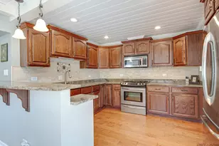 1004 Broadmoor Pl, Deerfield, IL 60015 - Photo 7