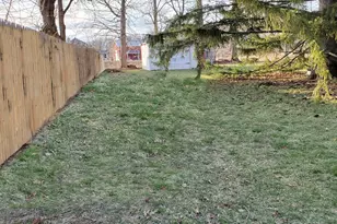 42W490 Kedeka Rd, Sugar Grove, IL 60554 - Photo 9