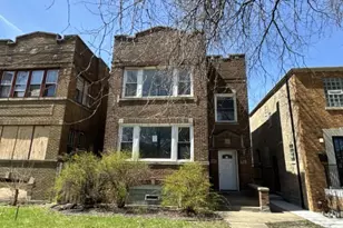 7816 S Jeffery Blvd, Chicago, IL 60649 - Photo 1