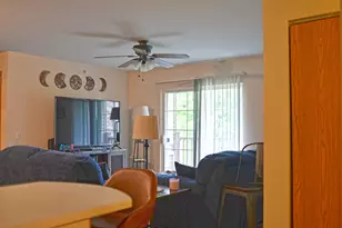 1584 W Crystal Rock Ct, Round Lake Beach, IL 60073 - Photo 3