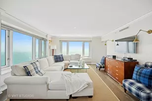 132 E Delaware Pl, Chicago, IL 60611 - Photo 11