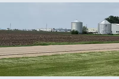 2927 Peoria Street, Peru, IL 61354 - Photo 3