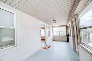 538 E Mulberry St, Watseka, IL 60970 - Photo 5