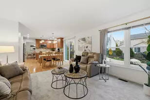 2225 Beaumont Ct, Aurora, IL 60502 - Photo 9