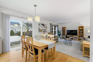 2225 Beaumont Ct, Aurora, IL 60502 - Photo 7