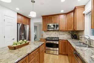 2225 Beaumont Ct, Aurora, IL 60502 - Photo 5