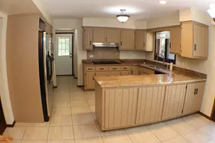 44 Kingston Dr, Oak Brook, IL 60523 - Photo 15