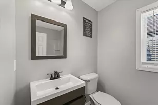 1391 W Decatur St, Decatur, IL 62522 - Photo 23