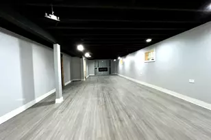 327 Marquette Ave, Calumet City, IL 60409 - Photo 7