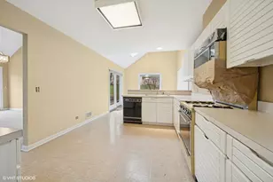 13 Chipping Campden Dr, South Barrington, IL 60010 - Photo 5