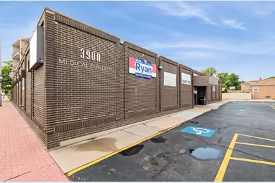 3900 W 95th Street #9, Evergreen Park, IL 60805 - Photo 9