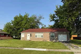 700 Cumberland St, Hoffman Estates, IL 60194 - Photo 1