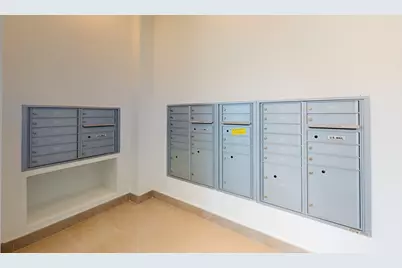 4758 N Laramie Avenue #406, Chicago, IL 60630 - Photo 5