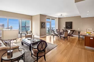 340 E Randolph St, Chicago, IL 60601 - Photo 9