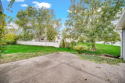 17804 Pebblewood Lane, Hazel Crest, IL 60429 - Photo 5