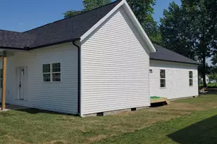 409 E Buckner St, Tuscola, IL 61953 - Photo 3