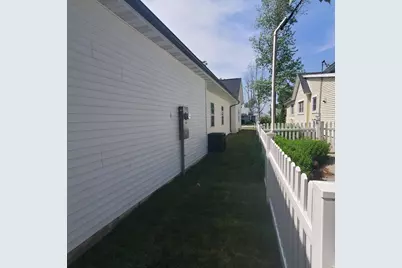 409 E Buckner Street, Tuscola, IL 61953 - Photo 9