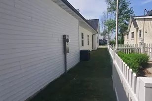 409 E Buckner St, Tuscola, IL 61953 - Photo 9