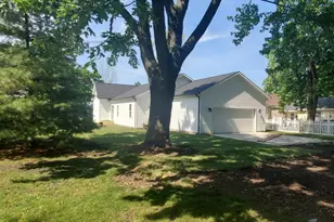 409 E Buckner St, Tuscola, IL 61953 - Photo 7