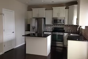 3175 Coral Ln, Glenview, IL 60026 - Photo 5