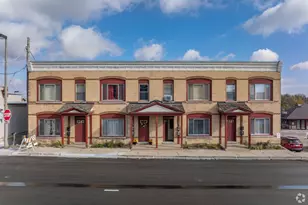 130 Washington St, Woodstock, IL 60098 - Photo 1